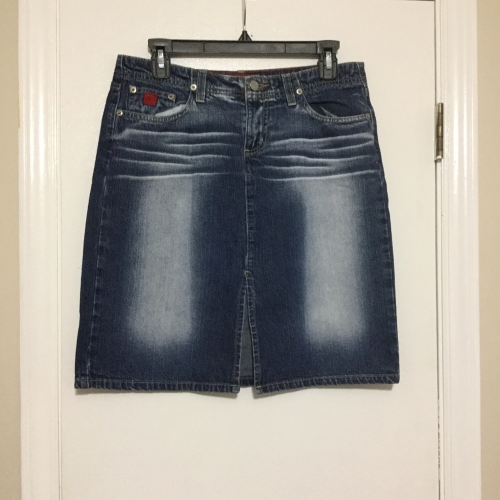 Like new Stretchy Stonewashed pencil Denim Mini Skirt Junior’s Let me b.